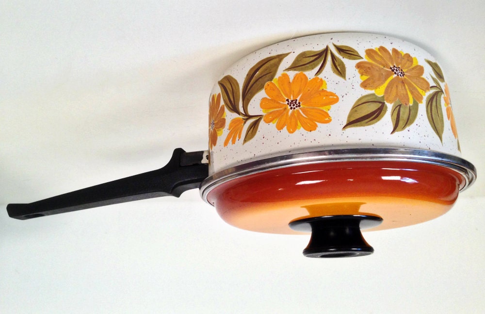 vintage JMP Capri porcelain steel cookware sauce pan with lid - 2 quart