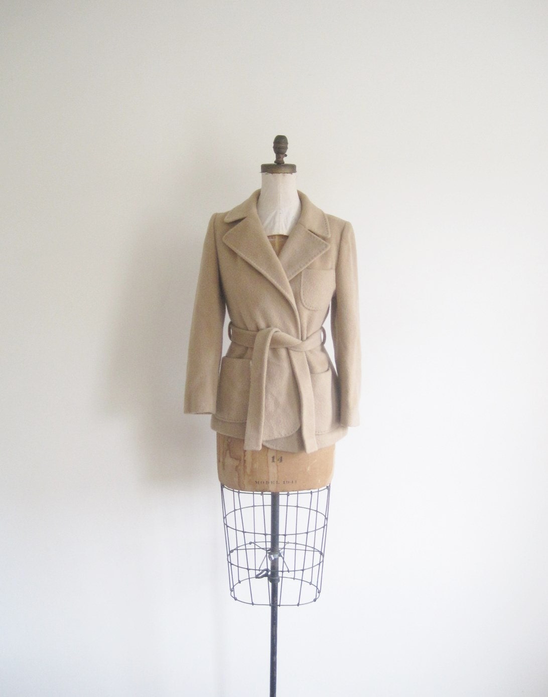 1970s wrap coat / wool jacket / CAMEL