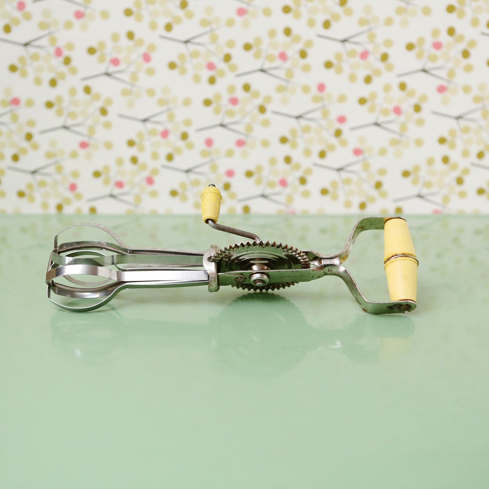 Vintage Egg Beater Hand Beater Kitchen Beater Yellow Handle