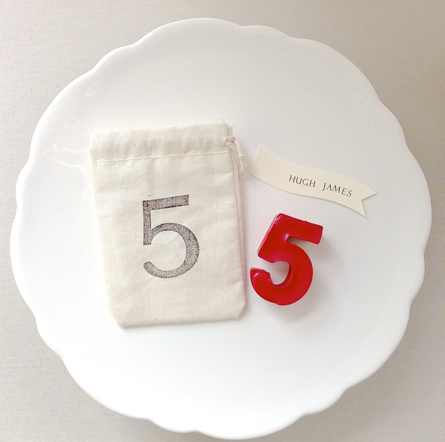 Set of five numbered crayons with muslin bag.  Weddings favors, birthday favors, celebrations, numbers, crayons.