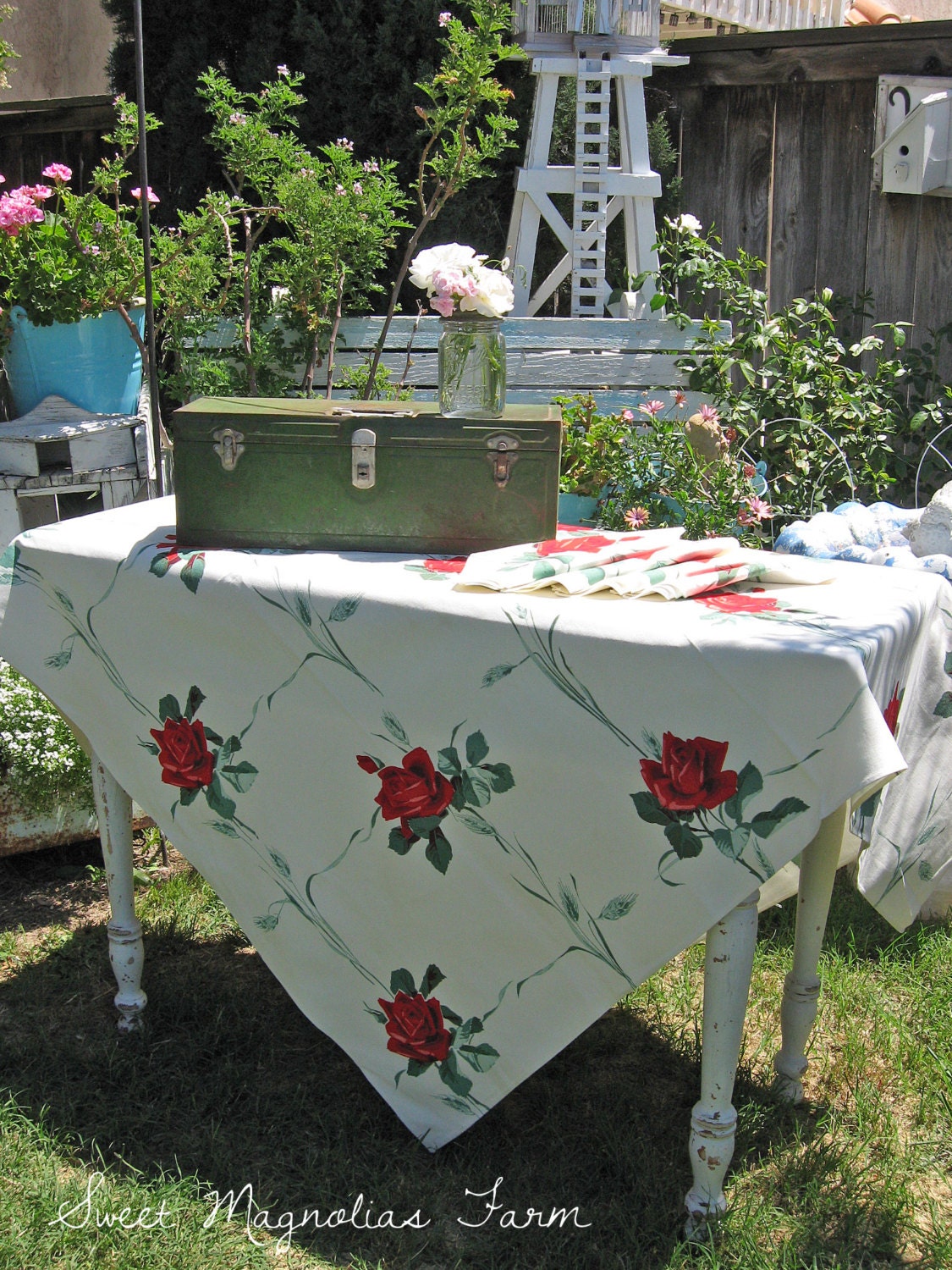 Vintage Tablecloth - 4 Napkins - Set -Red Rose Print - 1950s - America's Pride - Shabby Chic Country Cottage Farmhouse Style Tea