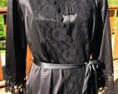 Vintage Lorraine Black Accordion Lace Peignoir Set Size Medium