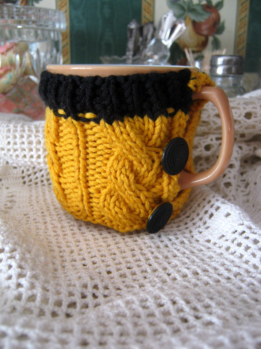 Black and Gold Mug Sweater