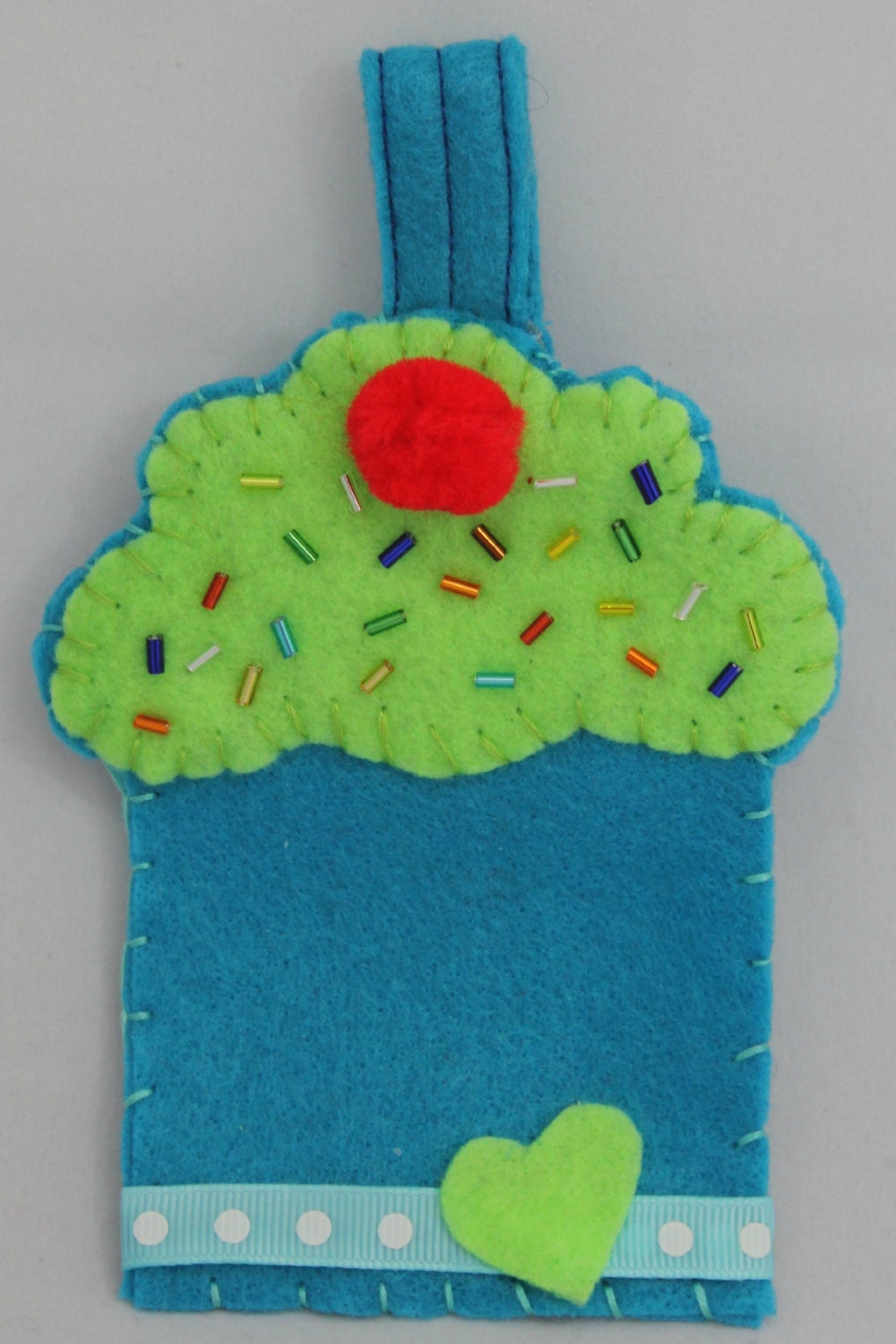 Blue Raspberry & Lime (7), cupcake, sprinkles, cherry on top, felt, purse