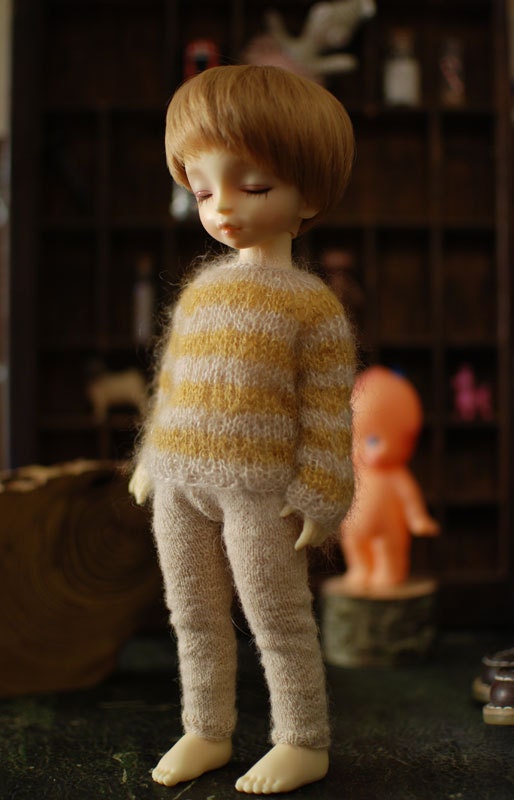 Bjd YoSD, Mohair Sweater in Natural and Gold