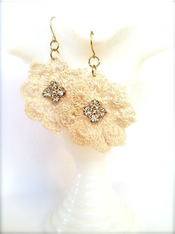 Vintage Lace Cut Out Rhinestone Earrings