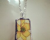 Vintage Yellow & Green Flower Ceramic Necklace - asthecrowfliesandco