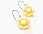 Yellow Daisy Beaded Flower Earrings