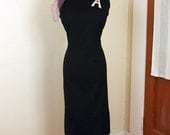 TIMELESSLY CHIC 1950's Inky Black Cashmere Wool Hourglass Wiggle Cocktail Dress w/ Ribbon Detail by Sloat of New York - Beat Girl - Size L