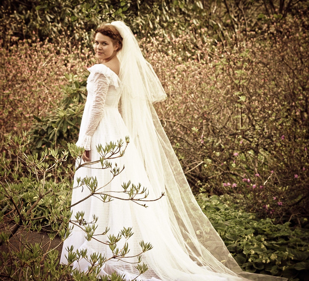 Lace Wedding Dress  - White Empire Waist 1970ies boho Lace wedding Dress with ruffled Train size Small XS
