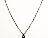 Flower drop necklace - Black