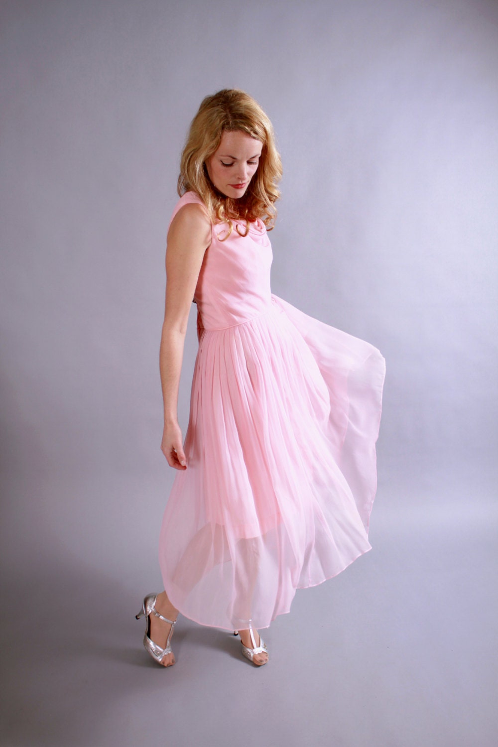 1950s dress. 50s party dress. petal pink silk chiffon. ballet dress
