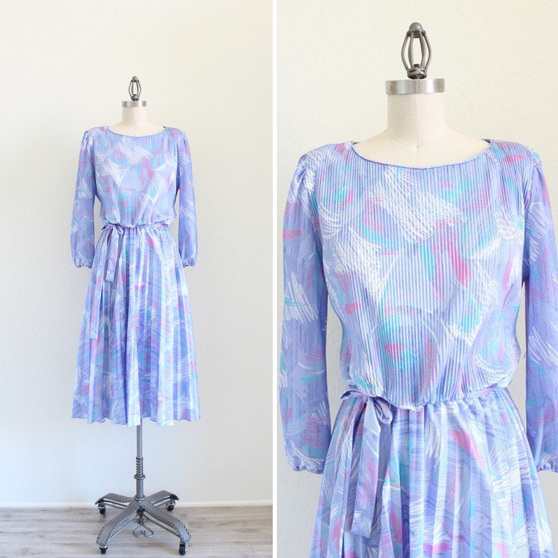 Vintage Pleated Dress . Pastel Summer Dress . 1970s 70s Day Dress . size Large XL