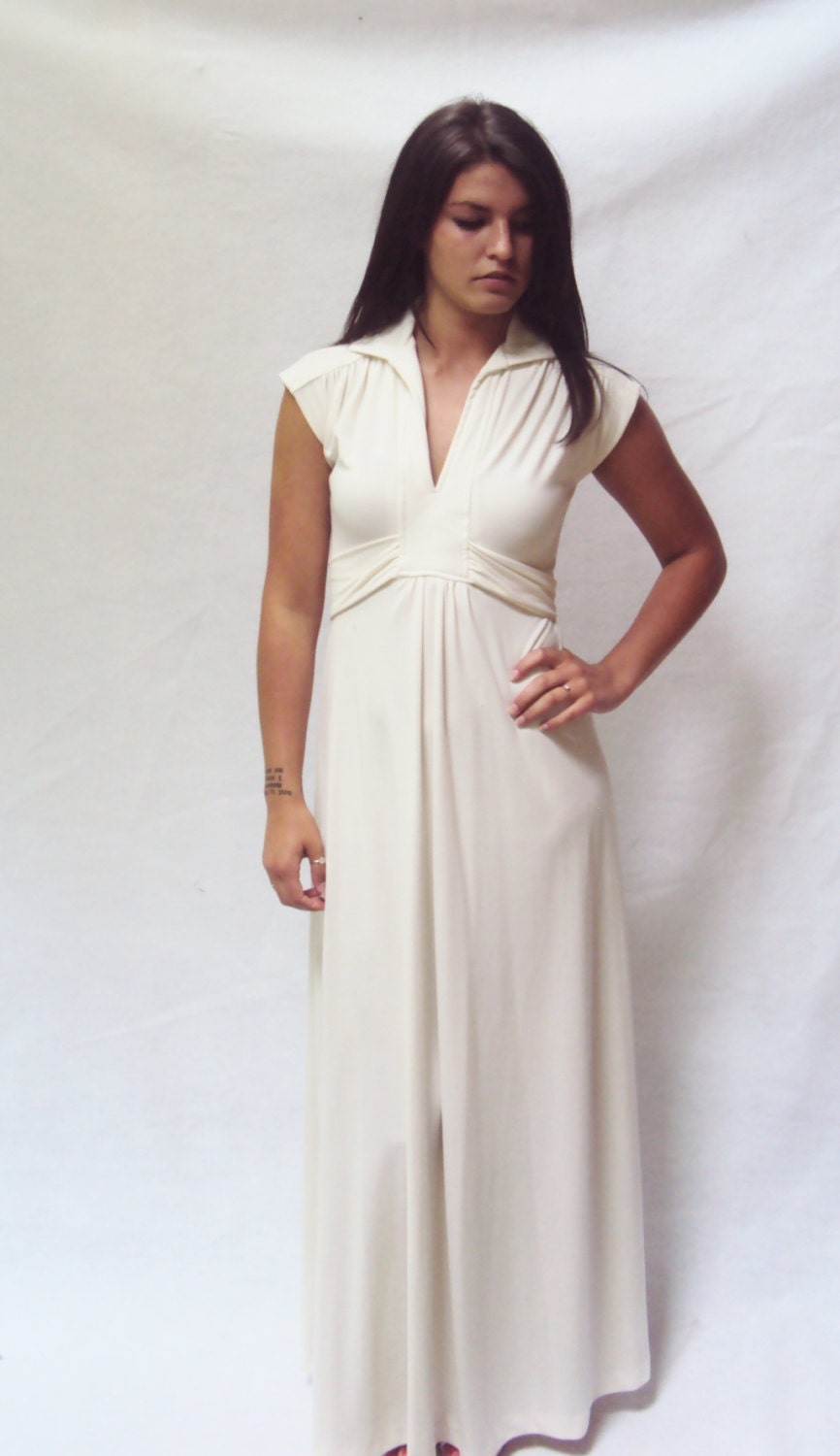 White Maxi Dress 70s Vintage White Knit Dress XS, S Empire Waist V Neck Bohemian Summer Dress