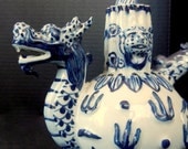 TEA POT / Oriental and decorative with DRAGON Design / Blue and White /  et333 / 6 1/4" H