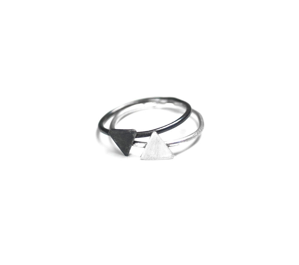 Triangle ring - Geometric minimalist ring