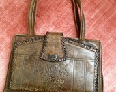 I Always Carry A Vintage Purse Why Because I Can And It Keeps People Guessing