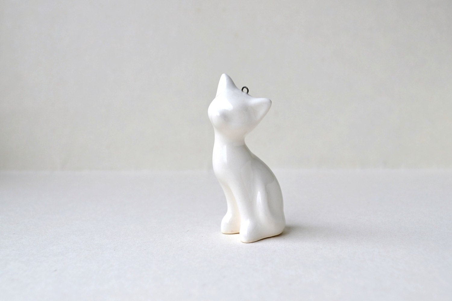 White ceramic cat necklace pendant - kitten necklace - pet animal jewelry - statement necklace Etsy UK