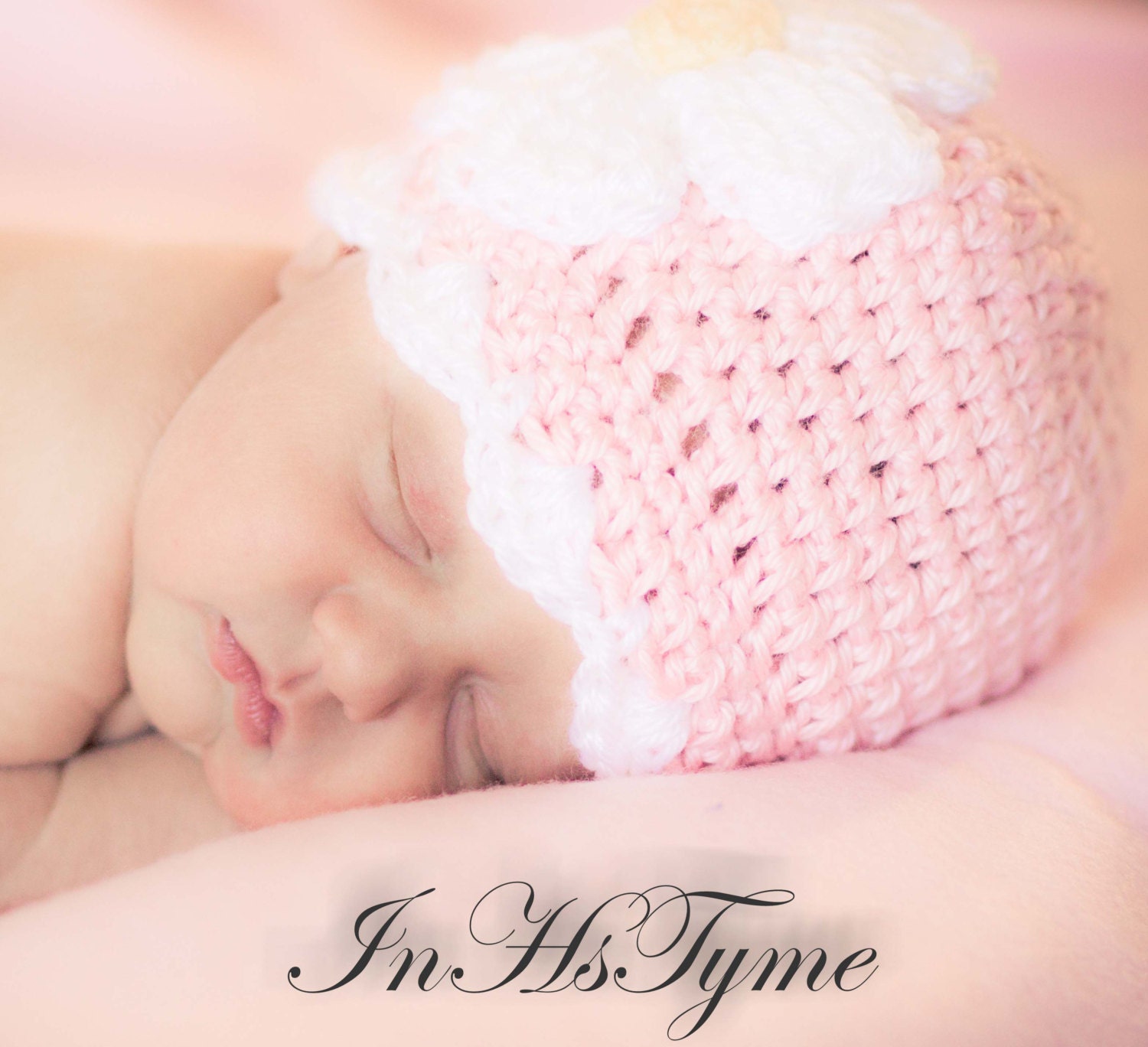 Crochet Baby Girl Scallops With Daisy Hat Newborn 0-3 and 3-6 Months White Pink