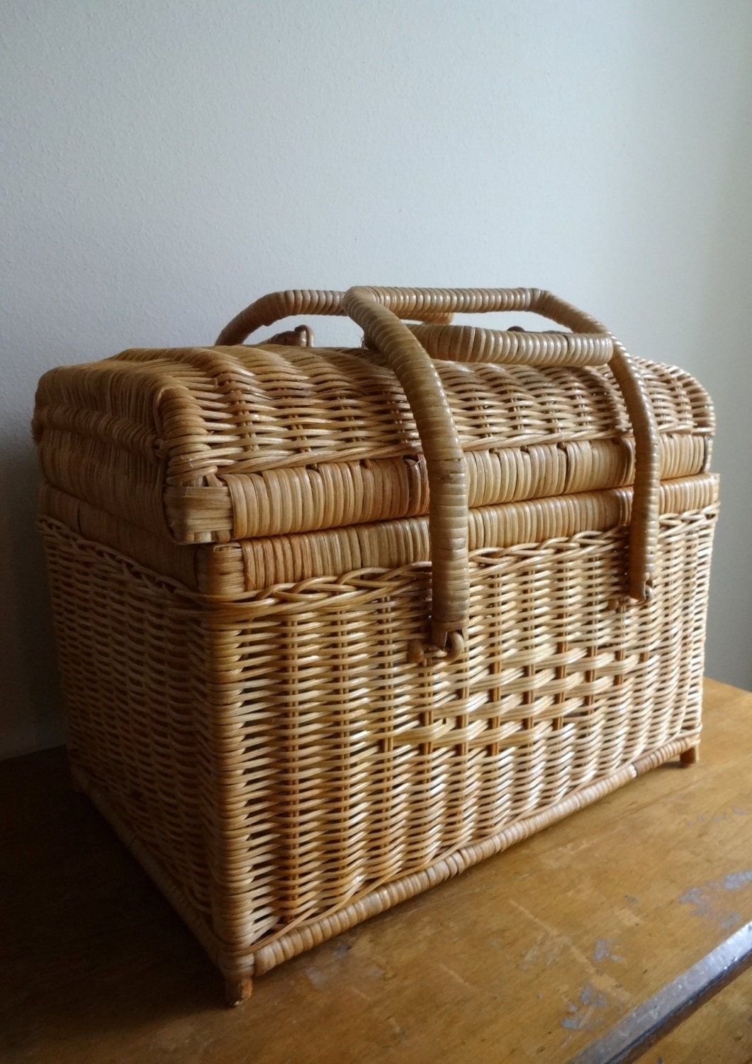 Beautiful vintage small wicker doctor bag style picnic basket