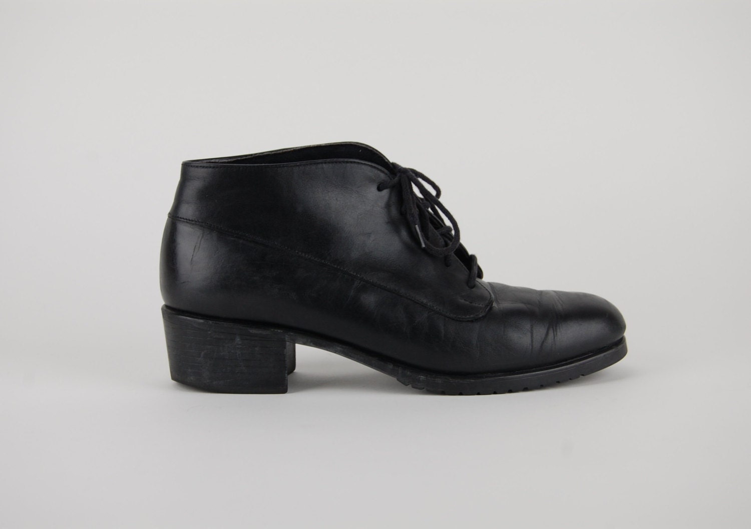 Vintage Black Faux Leather Lace Up Ankle Boots / Size US 7 EU 37