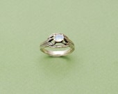 Moonstone deco ring in silver