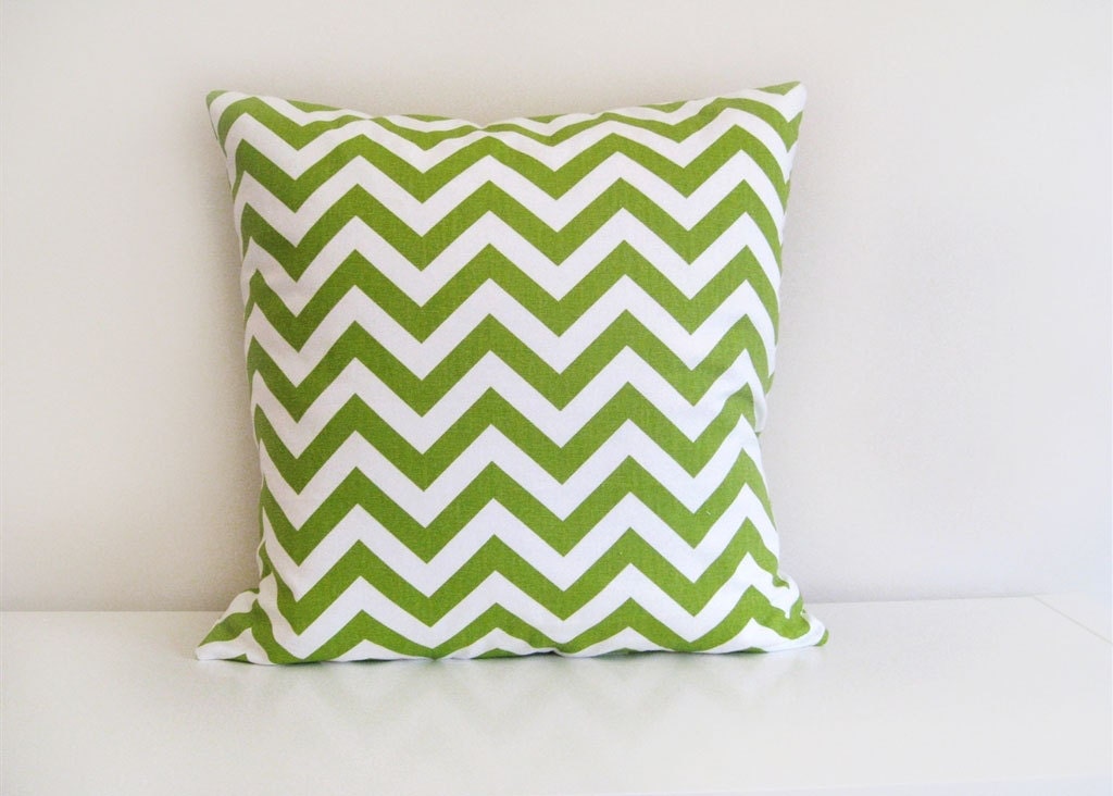 Green Chevron Throw Pillow Cover. 20x20 Green and White Zig Zag Decorative Pillow