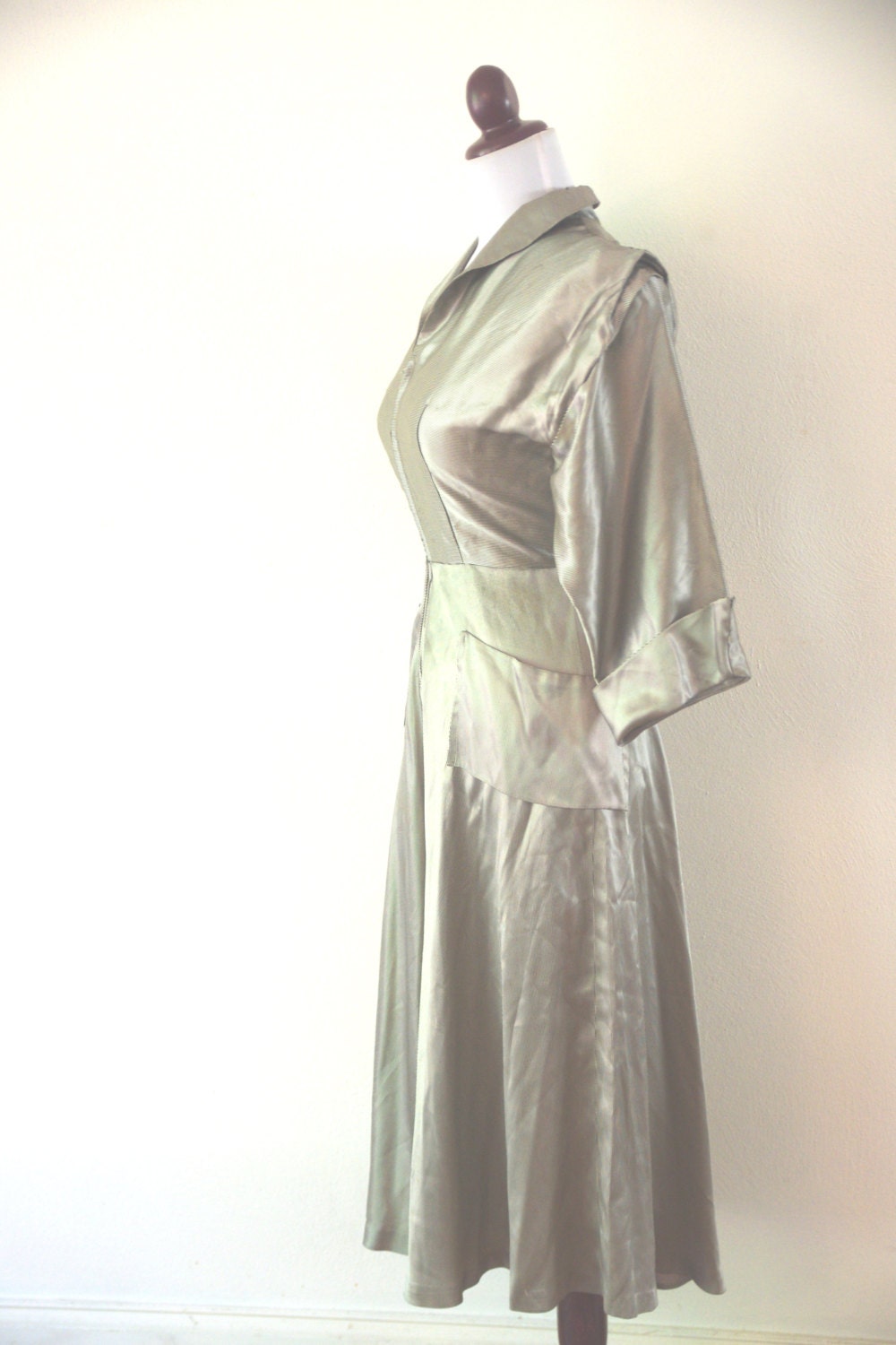 Vintage 1940s Silver Screen Dress - RetroKittenVintage