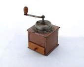 Vintage coffee mill / grinder - ArtmaVintage