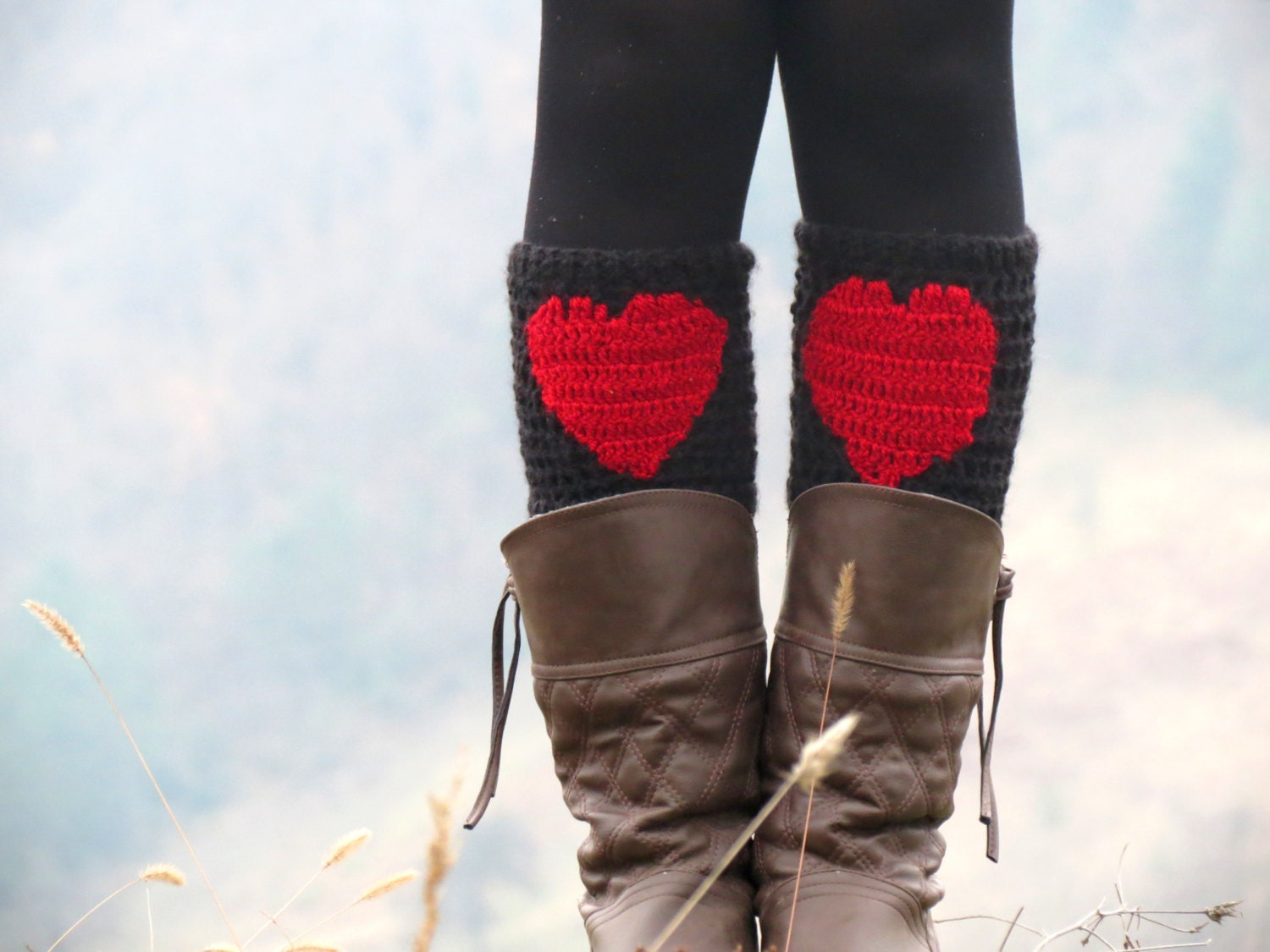 Red Black Short Heart Knit Boot Cuffs. Love Heart Short Leg Warmers. Crochet heart Boot Cuffs. Legwear black red