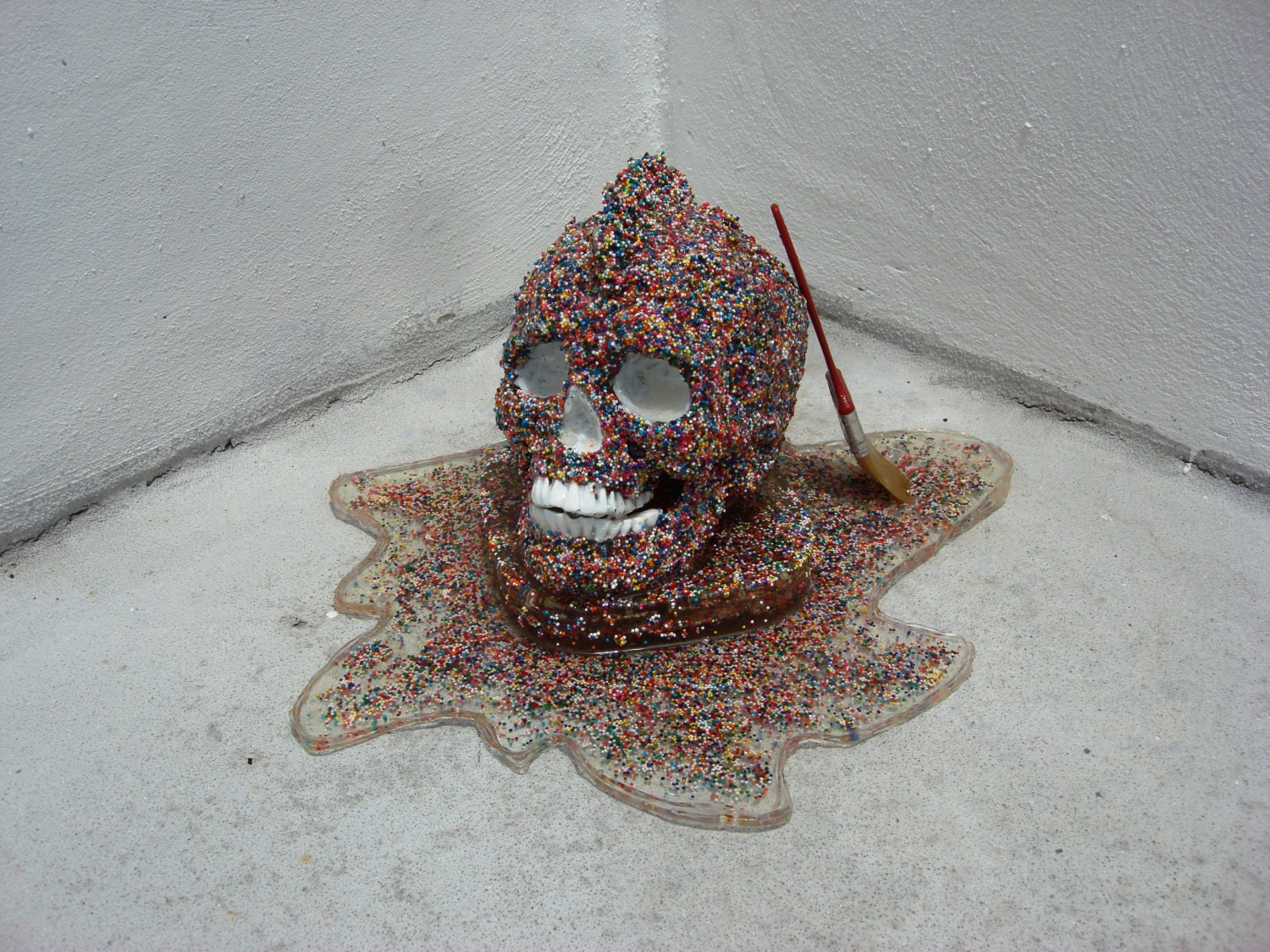 Oups original sculpture in resin by Virginia Valere,mowhak pop art