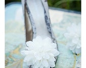 Shoe Clips - Off-White Silk Mum Flowers Accented with Tulle (Set of Two) - Perfect for Wedding or any Occasion