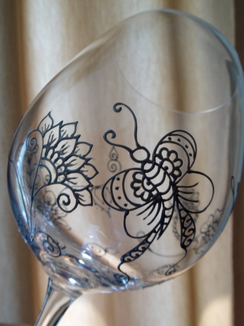 CUSTOM WEDDING glassware (set 2) painted in Mehndi designs. Gold, Pewter, copper. 2 butterflies symbolize happy marriage.Wine or champagne