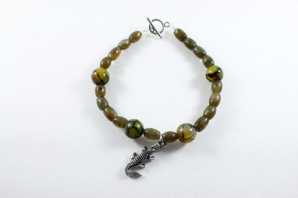 Gator Labradorite and Green Crackle Agate Gemstone Bracelet
