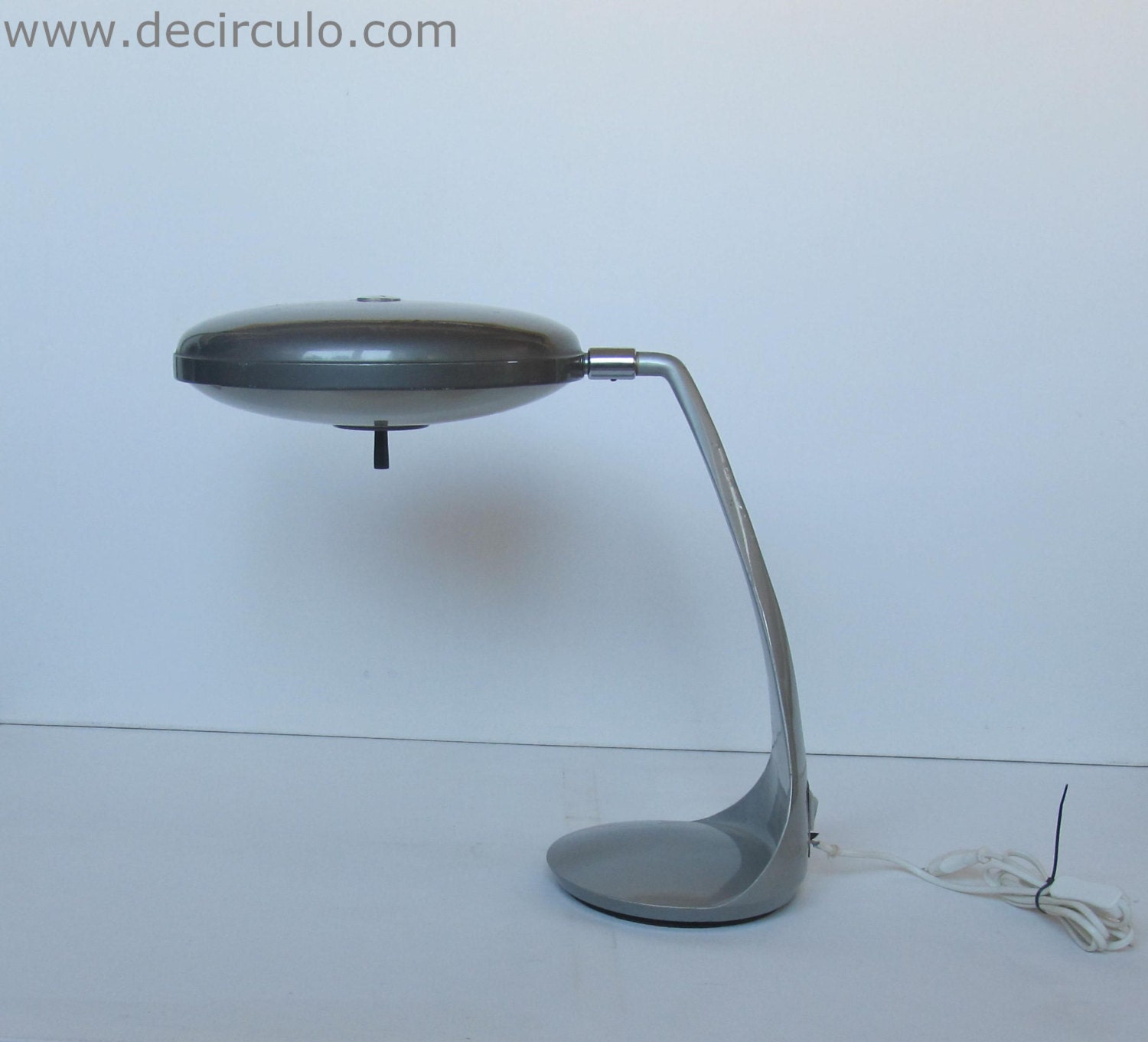 Lupela H37 table lamp Reina or queen, beautiful 1960s style icon.