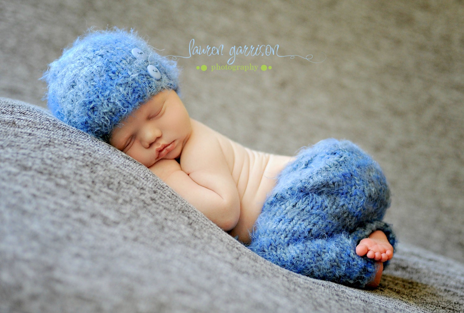 Newborn Hat and Pants, Newborn Photography Prop, Boy Hat and Pants in Blue/Gray.