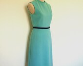 Vintage dress / 60's dress / Vintage day dress / Sleeveless dress. Slight funnel neck dress. Turquoise blue and navy dress. Mad Men style.