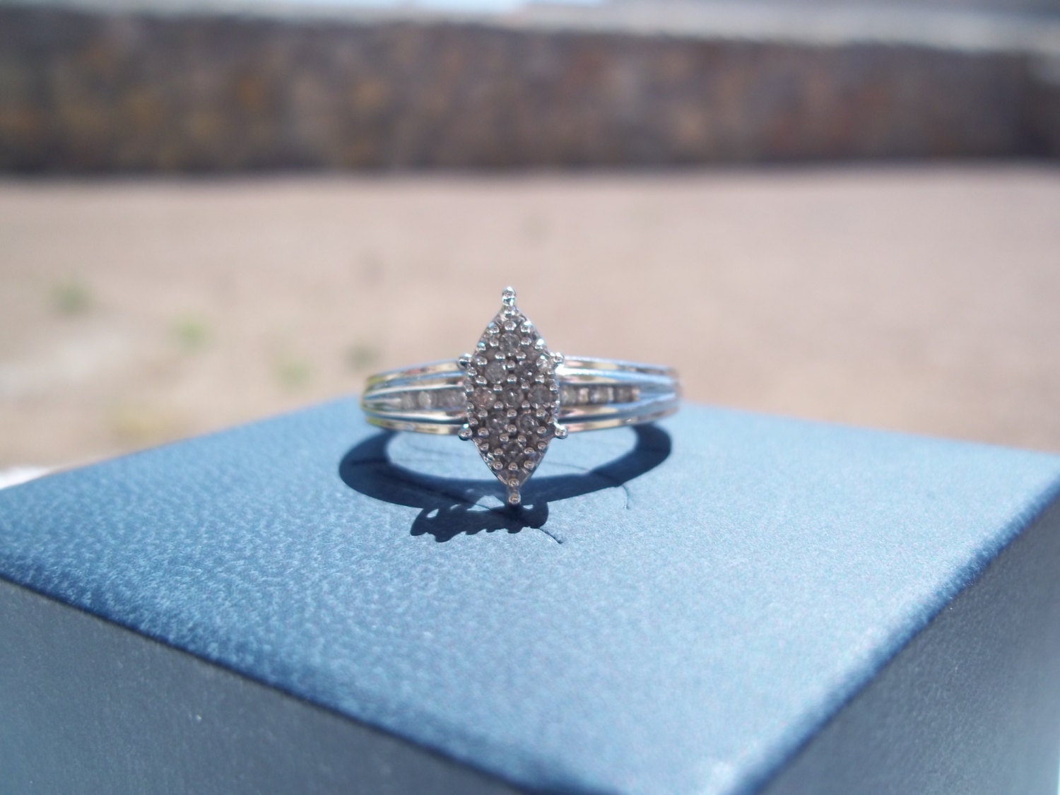 10k White Gold Diamond Ring