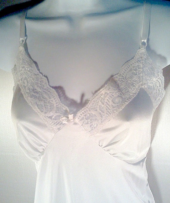 Vintage Full Slip White Nylon sz 36 Mad Men Lingerie