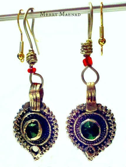 Green Kuchi Arrowhead Earrings. Tribal Belly Dance. OOAK Ethnic Jewelry