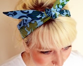 Funky rockabilly bandana. Psychedelic headband. 60's style hair tie. 50's hairband. Pin up style. Hippie hair wrap. Green. Blue. Turquoise.