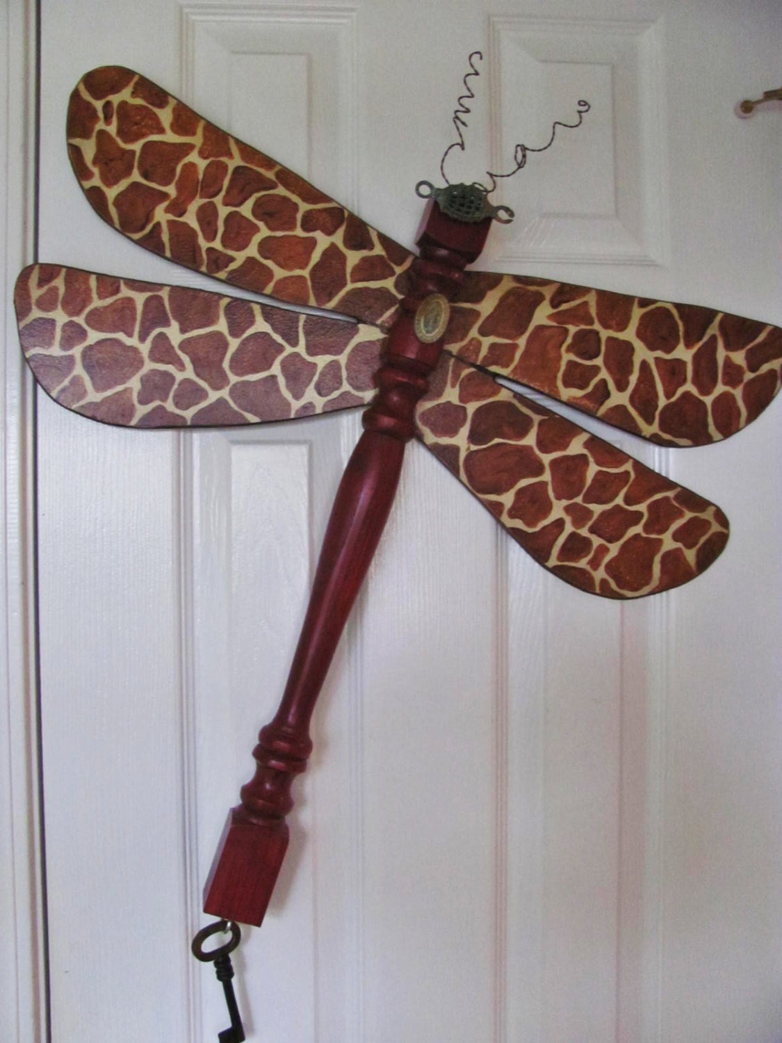 Table Leg Dragonfly Wall Art- Distressed Giraffe Animal Print Brown,Cream, Rust