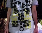 African mask pattern grey t-shirt