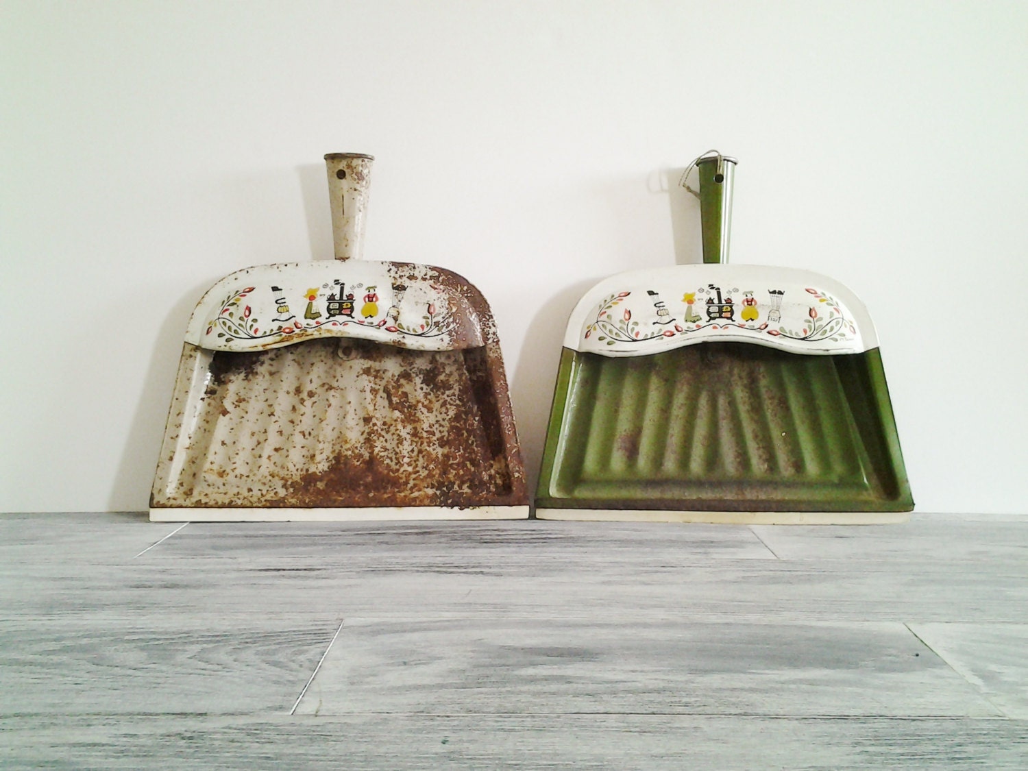 Vintage Metal Rusted Dust Pan Pair White and Green