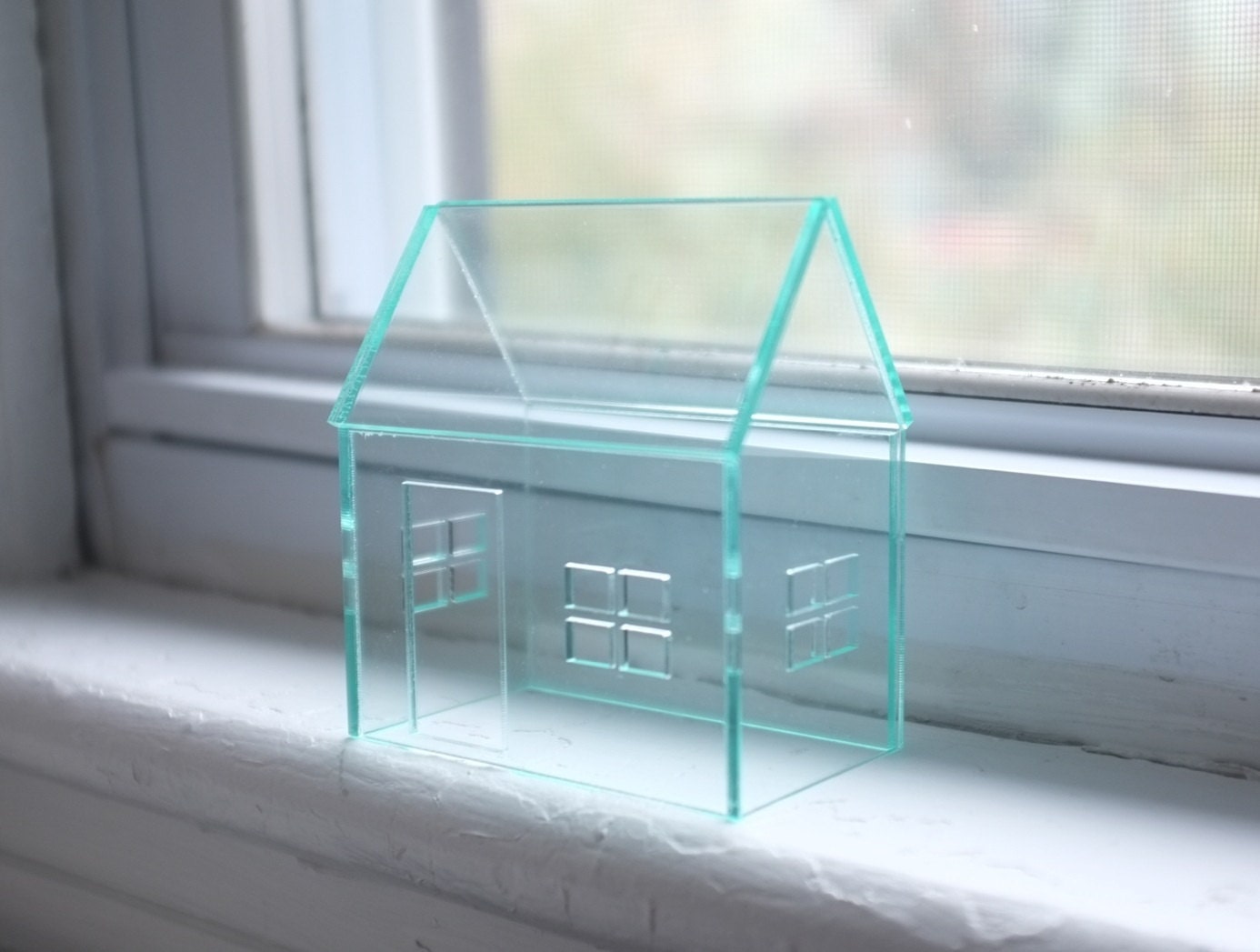 Miniature house with glass look, green edged acrylic