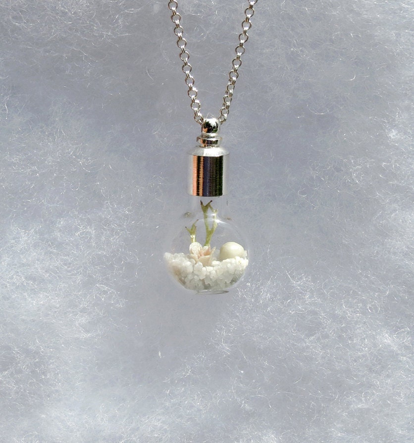 Terrarium Pendant Necklace, Cognac Vial, in Winter White, Glass Pendant, White Flower Necklace