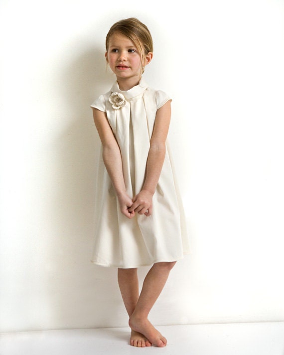 Ivory Flower Girl Dress, Organic Girls Dress in Cotton, Eco Wedding Child Dress, Short sleeved Dress with Natural Hand Crocheted Flower