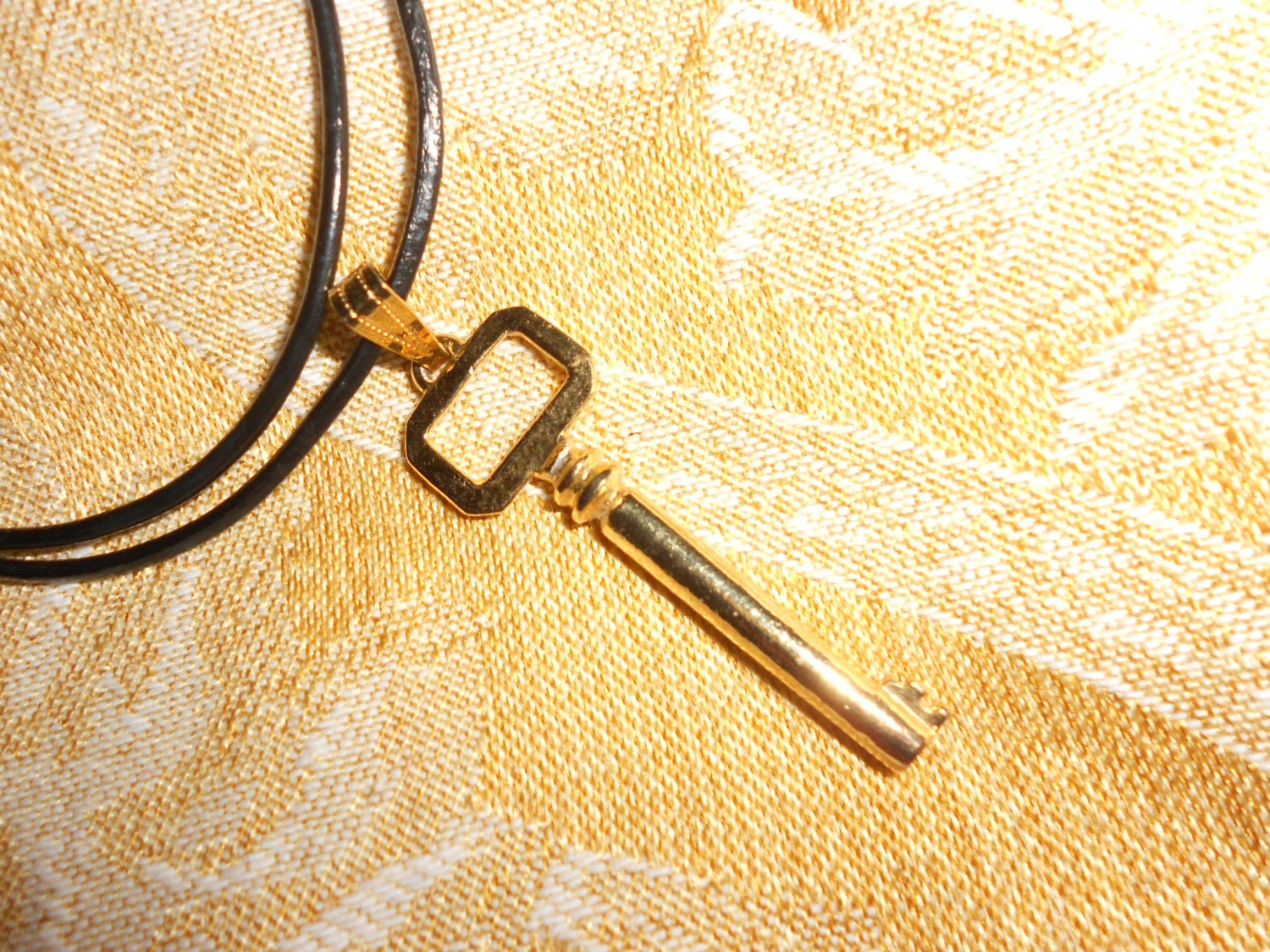 Golden Key Steampunk Chic Necklace With Gold Toned Skeleton Key Pendant
