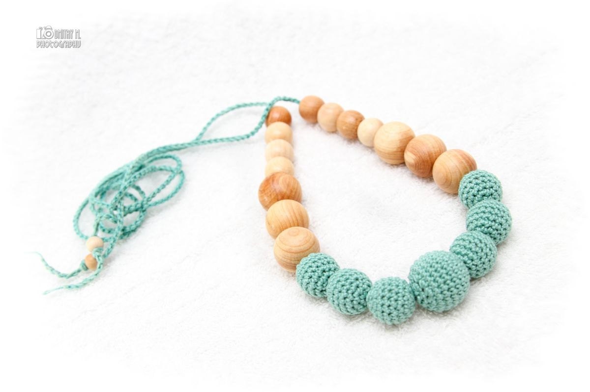 Nursing necklace - Juniper Nursing Necklace / Teething Necklace with mint green crochet beads - MagazinIL