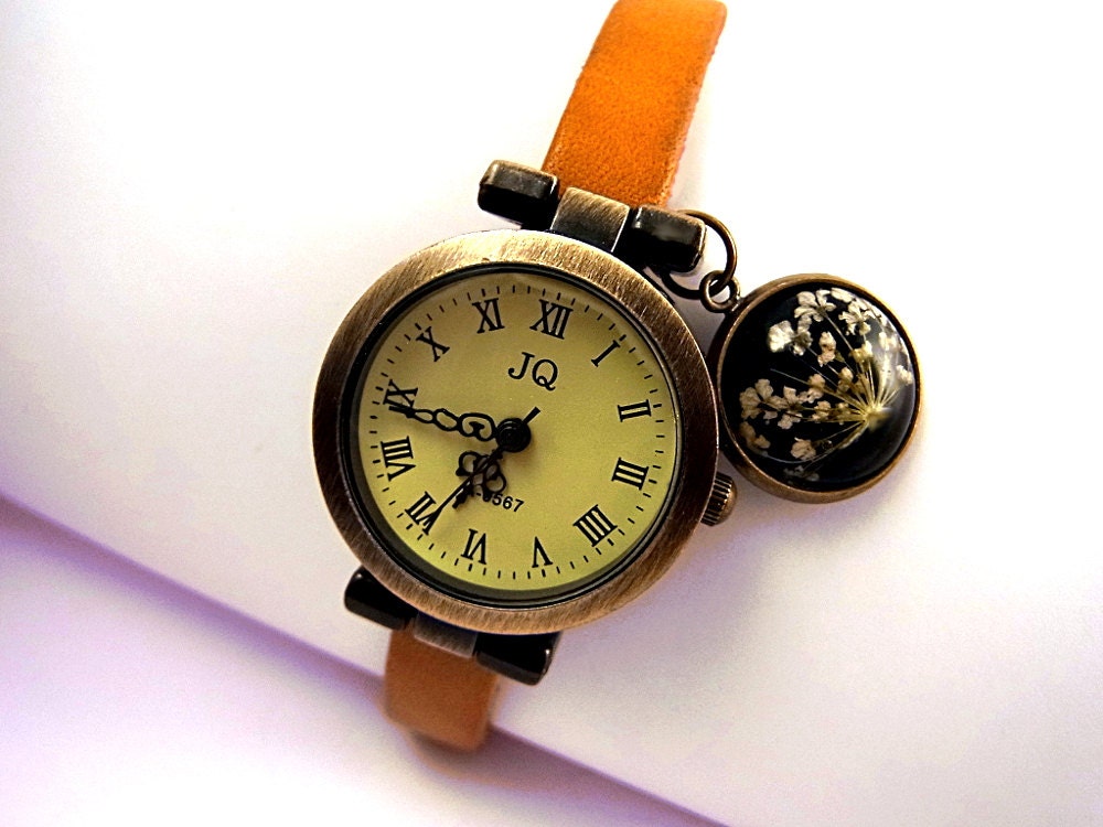 LITTLE real Blossom WristWatch - working bronze wrist watch, antique style, genuine leather bracelet and real flower charm